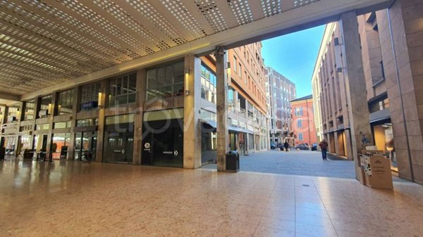 appartamento in vendita a Reggio nell'Emilia in zona Città Storica