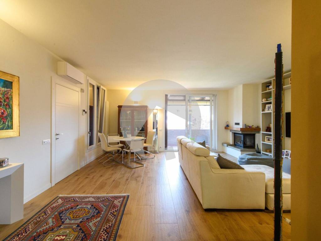 casa indipendente in vendita a Reggio nell'Emilia in zona Città Storica