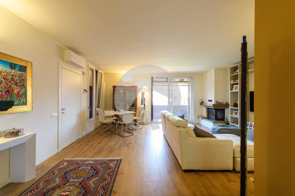 casa indipendente in vendita a Reggio nell'Emilia in zona Città Storica