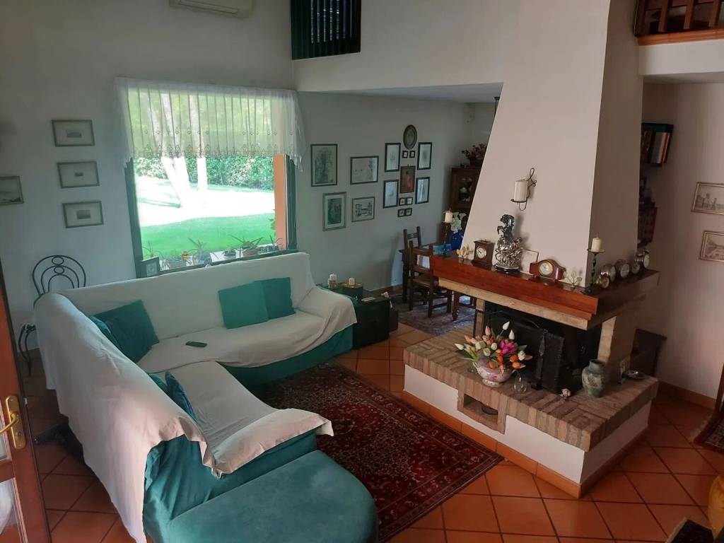casa indipendente in vendita a Reggio nell'Emilia in zona Buco del Signore