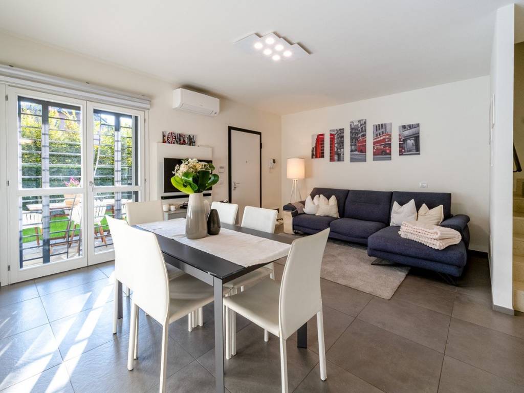 casa indipendente in vendita a Reggio nell'Emilia in zona Coviolo