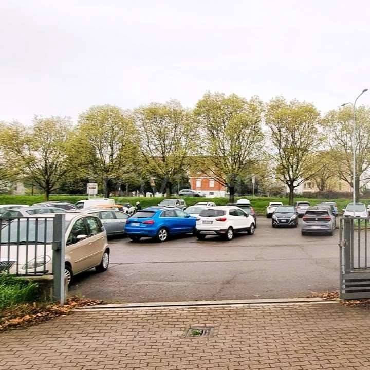 locale commerciale in vendita a Reggio nell'Emilia in zona Buco del Signore