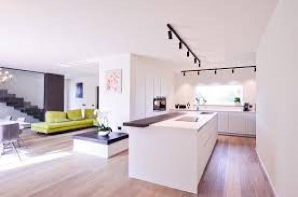 casa indipendente in vendita a Reggio nell'Emilia in zona Città Storica