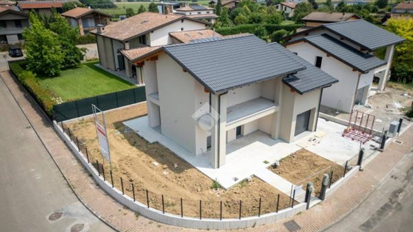 casa indipendente in vendita a Reggio nell'Emilia