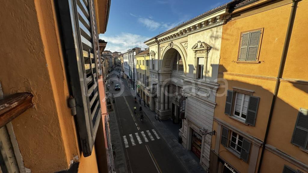 appartamento in vendita a Reggio nell'Emilia in zona Città Storica