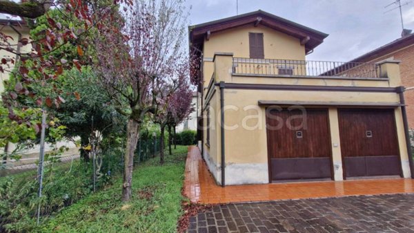 casa indipendente in vendita a Reggio nell'Emilia in zona Città Storica