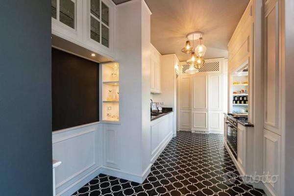 casa indipendente in vendita a Reggio nell'Emilia in zona Città Storica