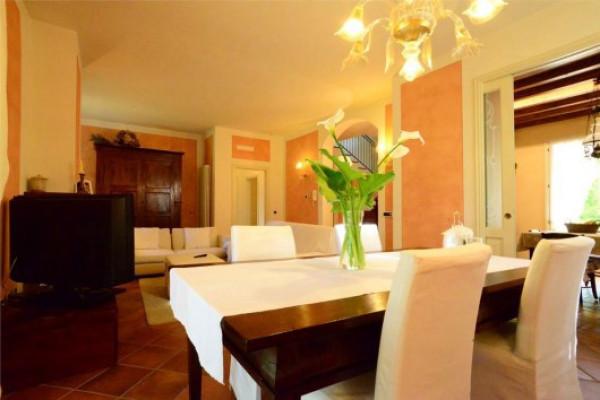 casa indipendente in vendita a Reggio nell'Emilia in zona Città Storica