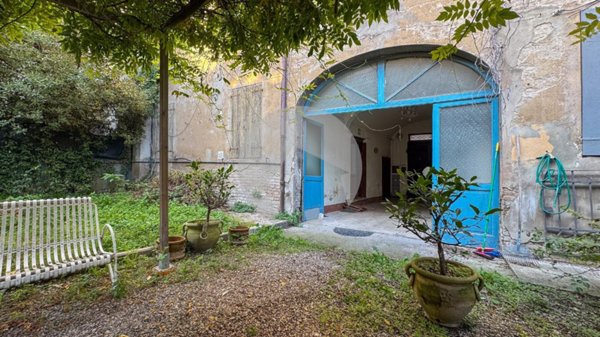appartamento in vendita a Reggio nell'Emilia in zona Città Storica