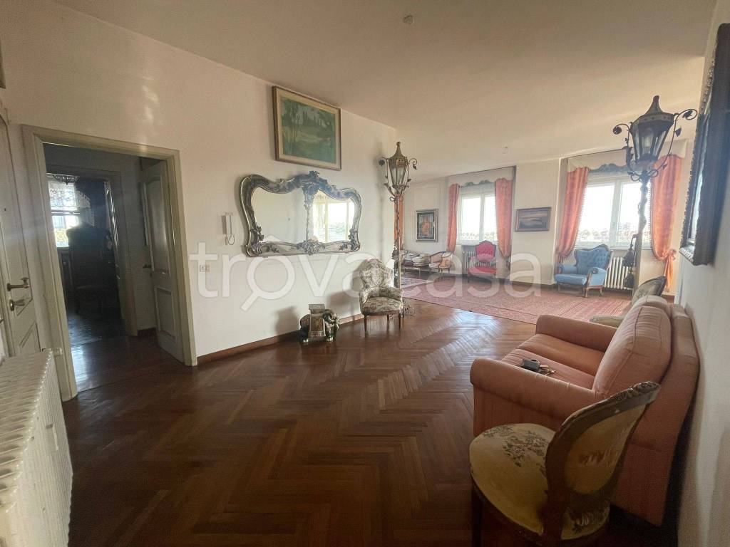 appartamento in vendita a Reggio nell'Emilia in zona Città Storica