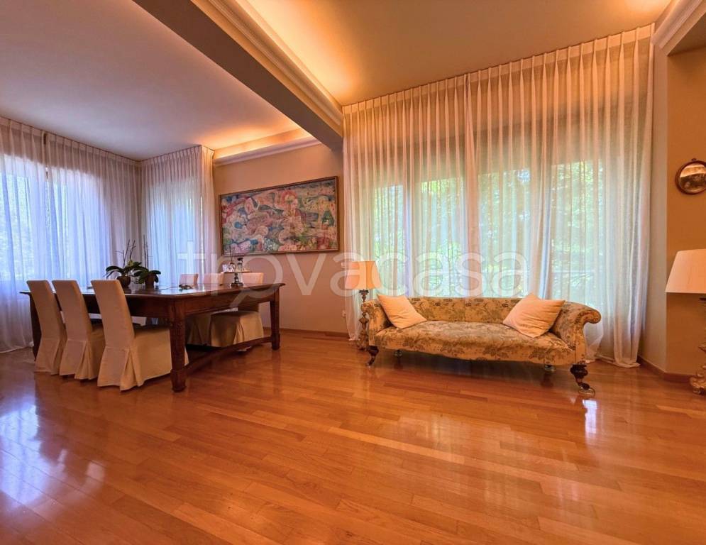 appartamento in vendita a Reggio nell'Emilia in zona Città Storica