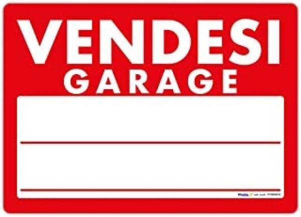 negozio in vendita a Reggio nell'Emilia in zona Città Storica