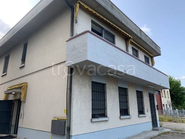 appartamento in vendita a Reggio nell'Emilia in zona Carrozzone