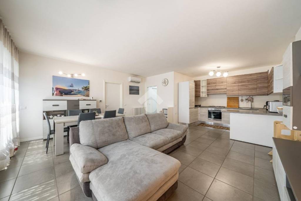 appartamento in vendita a Reggio nell'Emilia in zona Pieve Modolena