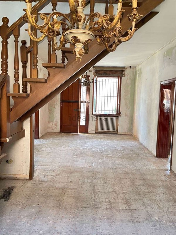 casa indipendente in vendita a Reggio nell'Emilia