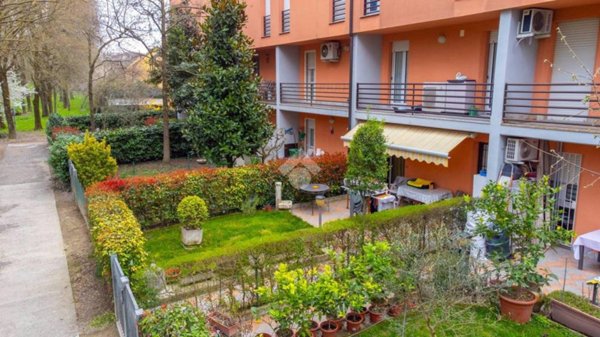 casa indipendente in vendita a Reggio nell'Emilia in zona Rivalta
