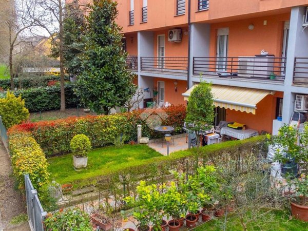 casa indipendente in vendita a Reggio nell'Emilia in zona Rivalta
