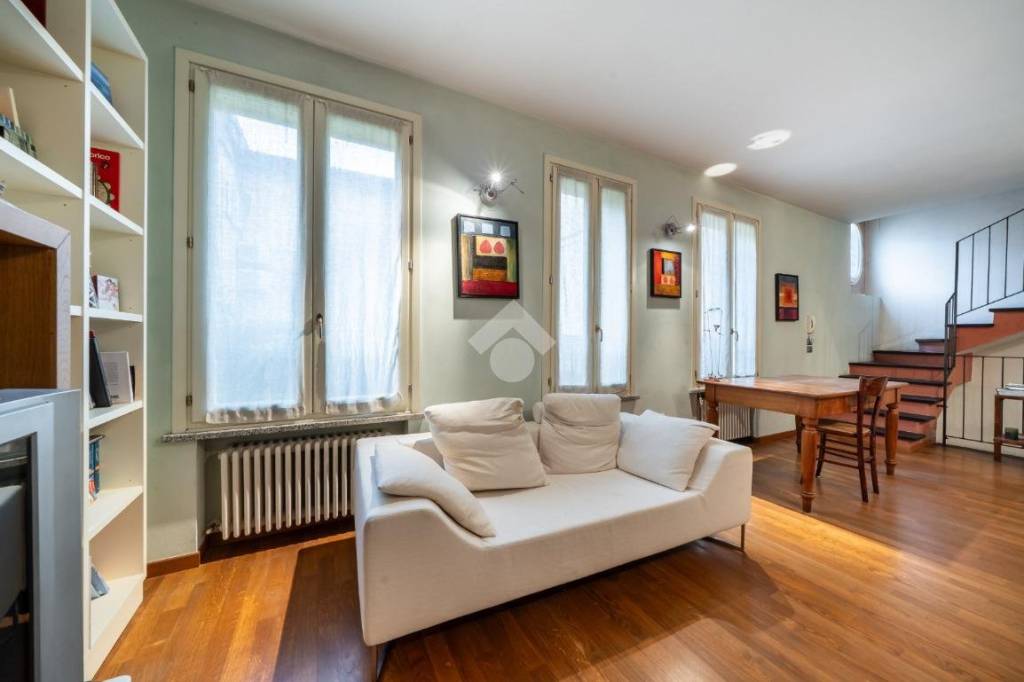 appartamento in vendita a Reggio nell'Emilia in zona Città Storica