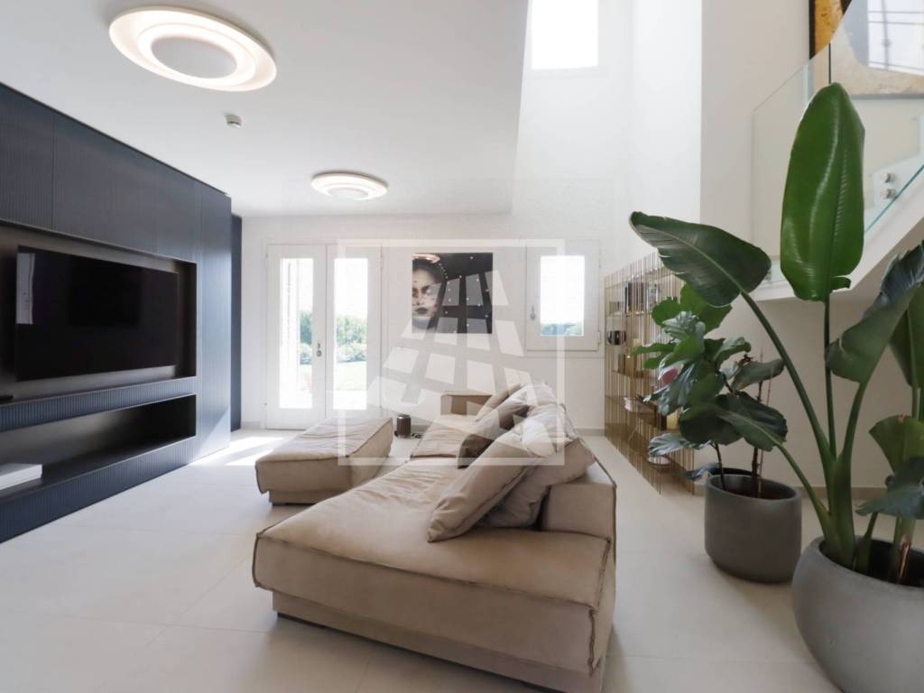 casa indipendente in vendita a Reggio nell'Emilia