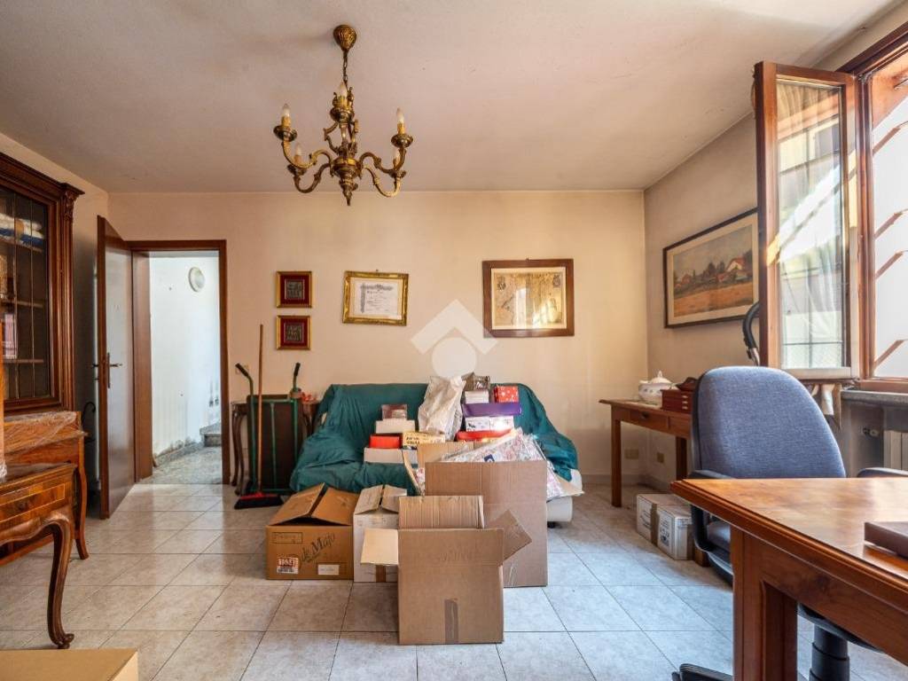 casa indipendente in vendita a Reggio nell'Emilia in zona Rivalta