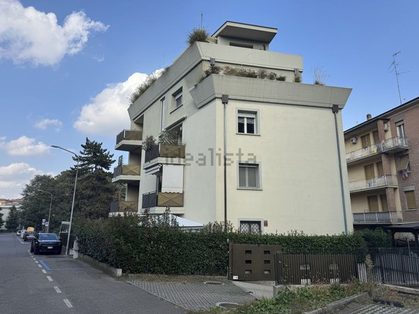 appartamento a Reggio nell'Emilia in zona San Pellegrino / Villa Canali