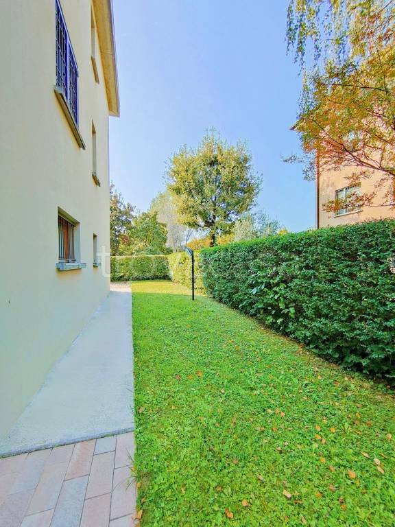 appartamento in vendita a Reggio nell'Emilia in zona Buco del Signore