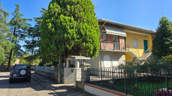 casa indipendente in vendita a Reggio nell'Emilia in zona Rivalta