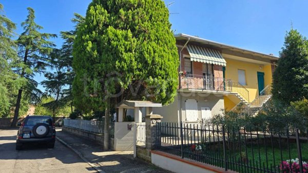 casa indipendente in vendita a Reggio nell'Emilia in zona San Bartolomeo