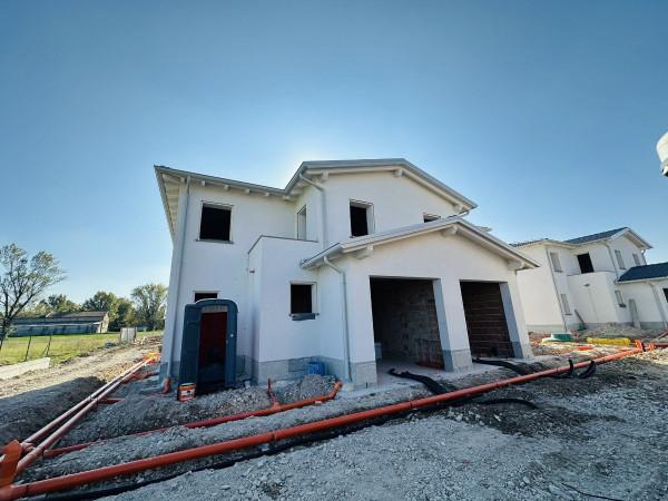 casa indipendente in vendita a Reggio nell'Emilia in zona Città Storica