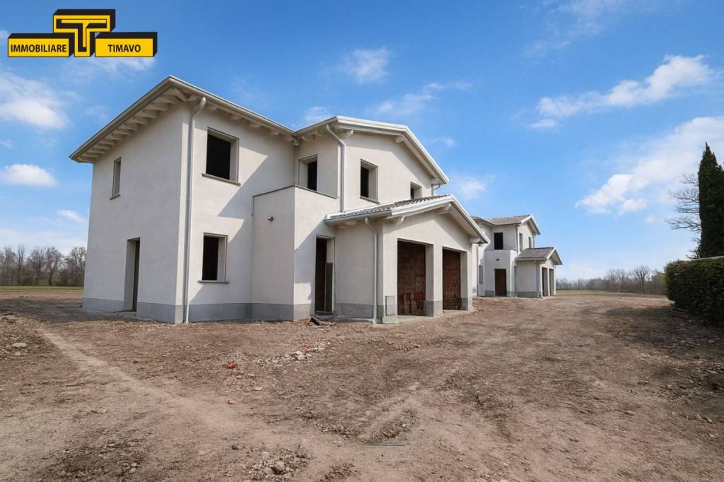 casa indipendente in vendita a Reggio nell'Emilia in zona Roncadella