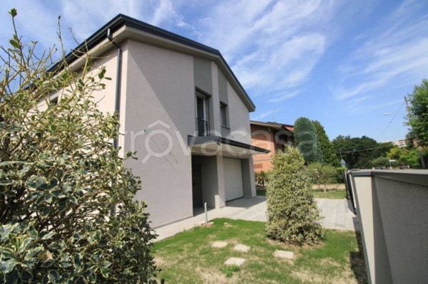 casa indipendente in vendita a Reggio nell'Emilia in zona Baragalla