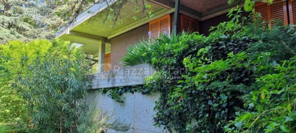 casa indipendente in vendita a Reggio nell'Emilia in zona Buco del Signore