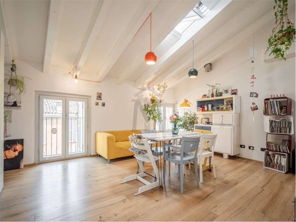 appartamento in vendita a Reggio nell'Emilia in zona Città Storica