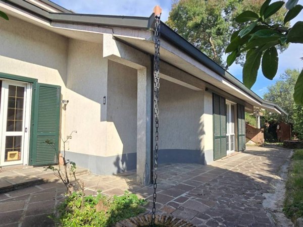 casa indipendente in vendita a Reggio nell'Emilia