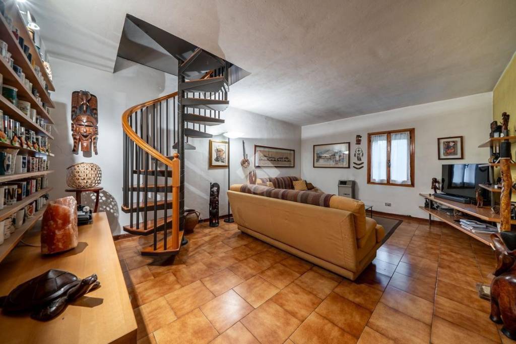 appartamento in vendita a Reggio nell'Emilia in zona Buco del Signore