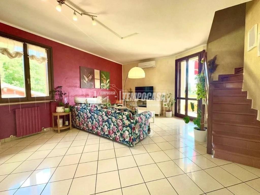 appartamento in vendita a Reggio nell'Emilia in zona Cella