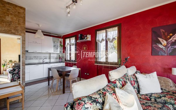 appartamento in vendita a Reggio nell'Emilia in zona Cavazzoli