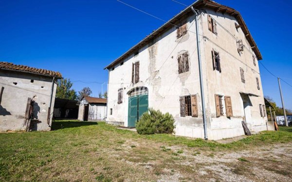 casa indipendente in vendita a Reggio nell'Emilia in zona Rivalta