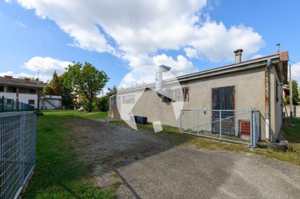 casa indipendente in vendita a Reggio nell'Emilia in zona San Bartolomeo
