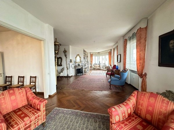 appartamento in vendita a Reggio nell'Emilia in zona Ospizio