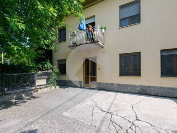 casa indipendente in vendita a Reggio nell'Emilia in zona Sesso