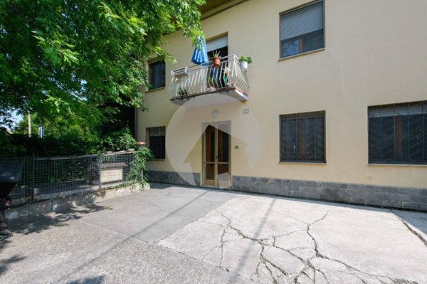 casa indipendente in vendita a Reggio nell'Emilia in zona Cavazzoli