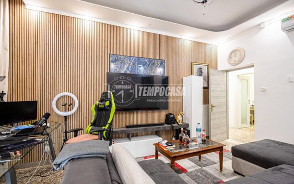 appartamento in vendita a Reggio nell'Emilia in zona Città Storica