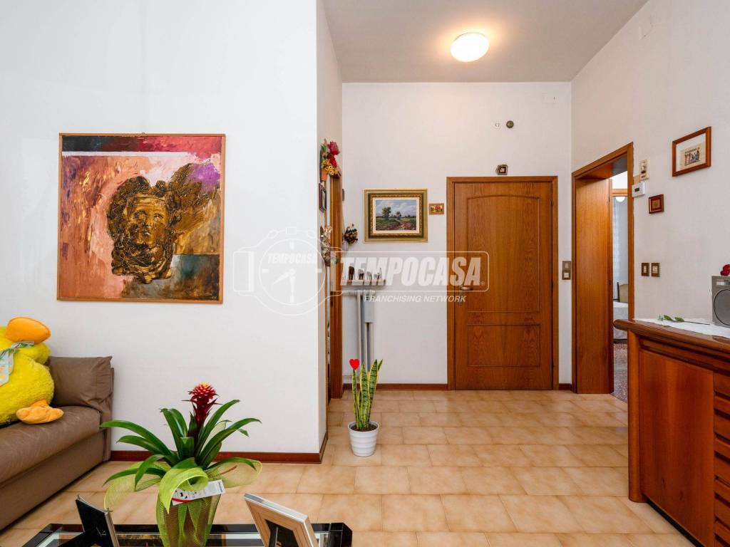 casa indipendente in vendita a Reggio nell'Emilia in zona Città Storica