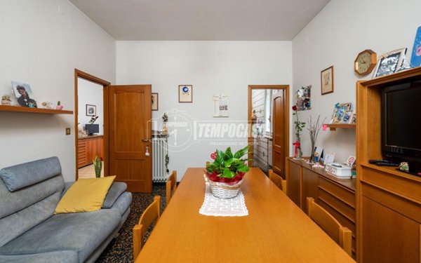 casa indipendente in vendita a Reggio nell'Emilia in zona Città Storica