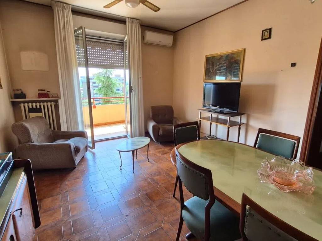 appartamento in vendita a Reggio nell'Emilia in zona Ospizio