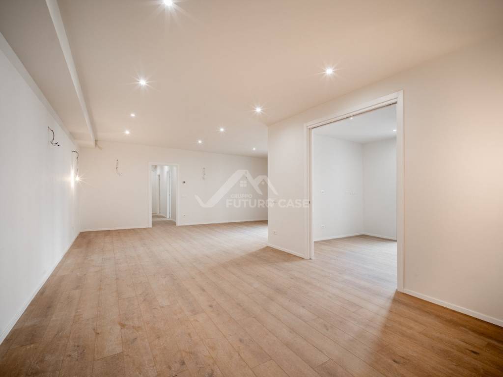 appartamento in vendita a Reggio nell'Emilia in zona Città Storica