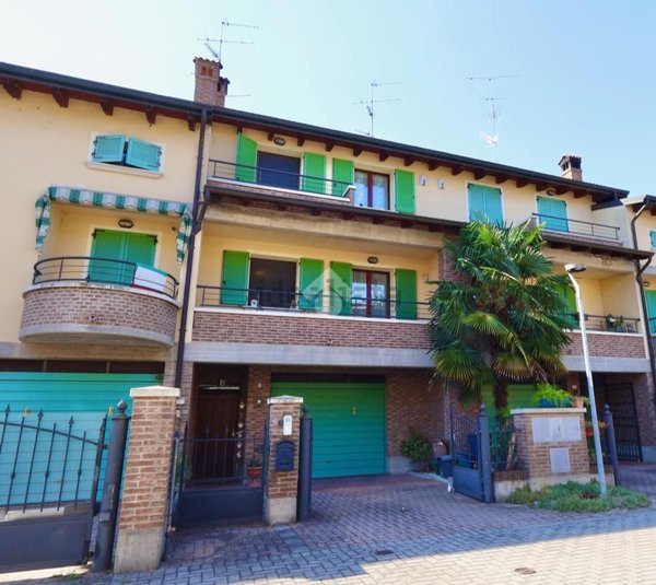 casa indipendente in vendita a Reggio nell'Emilia in zona Roncocesi