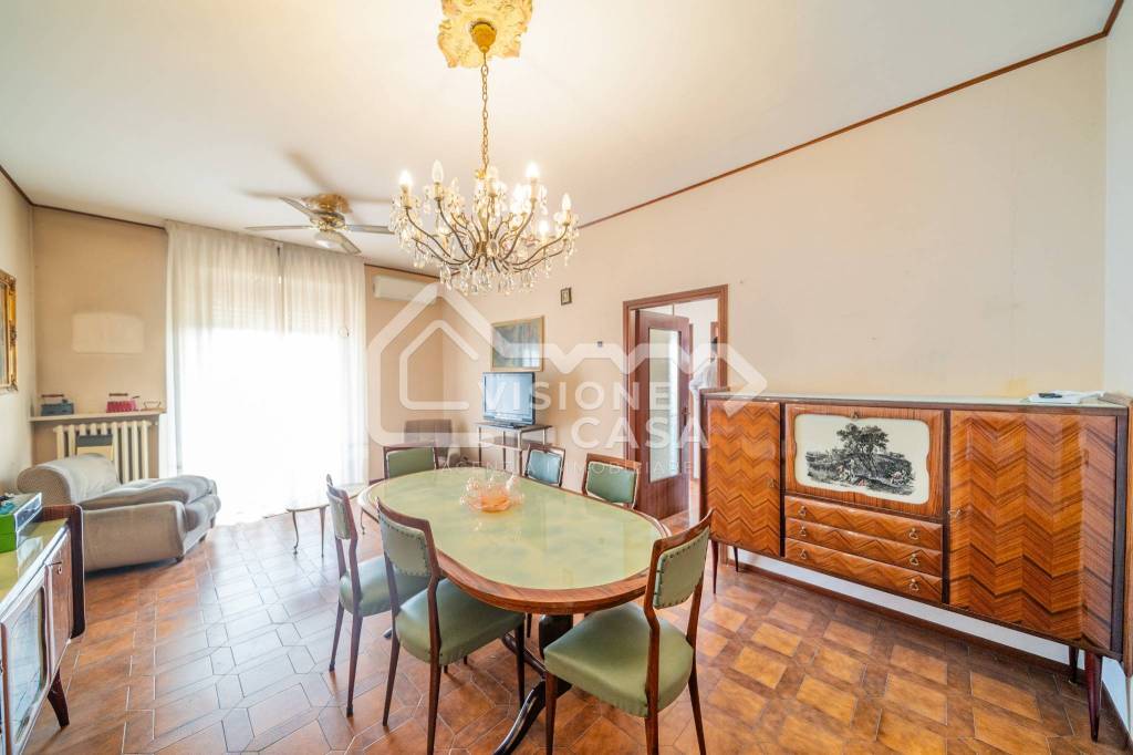 appartamento in vendita a Reggio nell'Emilia in zona Stranieri / Bazzarola