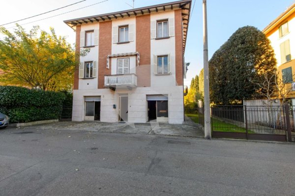 casa indipendente in vendita a Reggio nell'Emilia in zona Città Storica